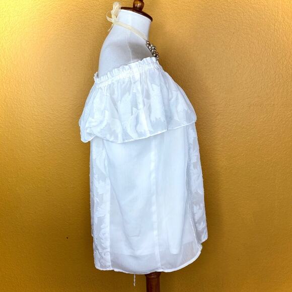 Off the shoulder sheer overlay ruffle blouse size M - Picture 2 of 6